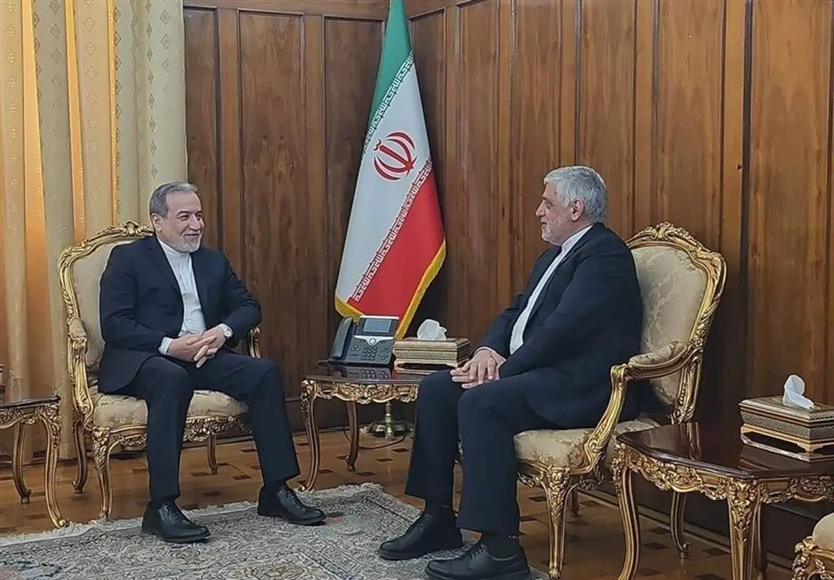 گفتگوی تلفنی عراقچی با سفیر ایران در لبنان