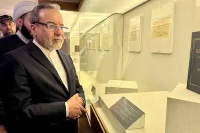 دیدار عراقچی از منزل پدری رهبر انقلاب در مشهد + تصاویر