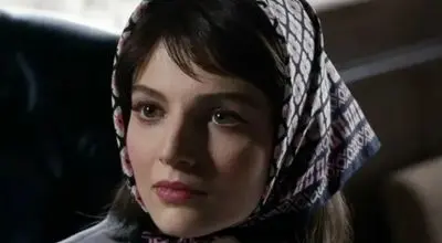 مهسا حجازی و بابک حمیدیان در پشت صحنه تاسیان
