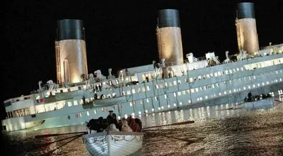 جیمز کامرون راه‌حل‌هایی برای زنده ماندن در حادثه کشتی تایتانیک ارائه داد