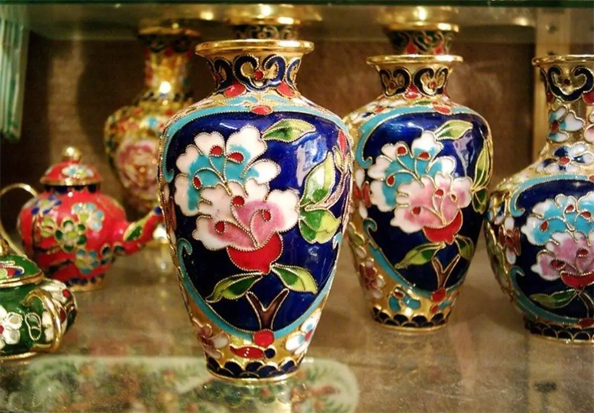 سه همدست علیه صنایع دستی

