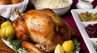 بهترین ادویه برای از بین بردن بوی زهم گوشت بوقلمون
