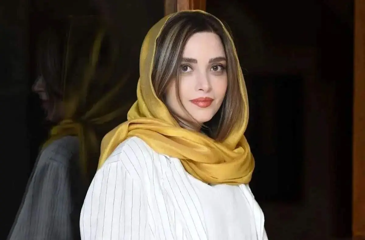 عکس جنجالی بهنوش طباطبایی در یک نمایش