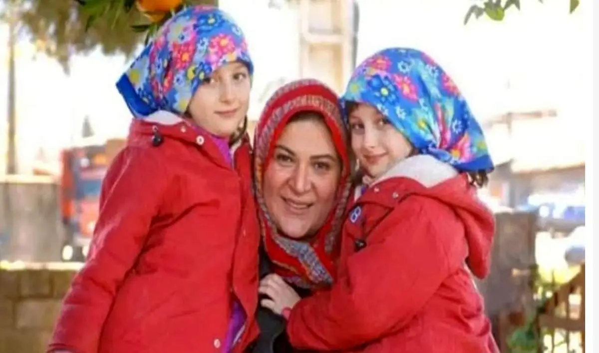 سارا و نیکای پایتخت ۲۲ ساله شدند؛ دوقلوهای نقی معمولی در جشن تولدشان!