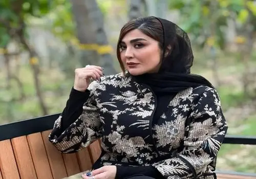 مریم معصومی با استایل راحتی در یک ویلا