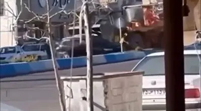 حمله عجیب یک لودر به سانتافه؛ راننده بازداشت شد +فیلم