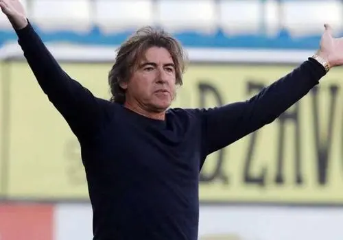 آشورماتوف برای دو فصل راهی استقلال شد