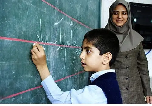 ورود ۲۵ هزار معلم جدید به مدارس از ابتدای آبان