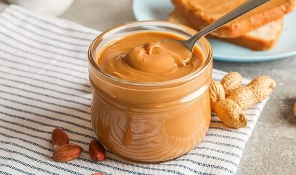 رژیم غذایی پرقند و آکنه؛ آیا واقعاً بین آن‌ها ارتباط وجود دارد؟