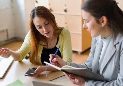 راهنمای جامع برای ست کردن رنگ لباس: چگونه با رنگ‌ها خوش‌استایل‌تر شویم؟