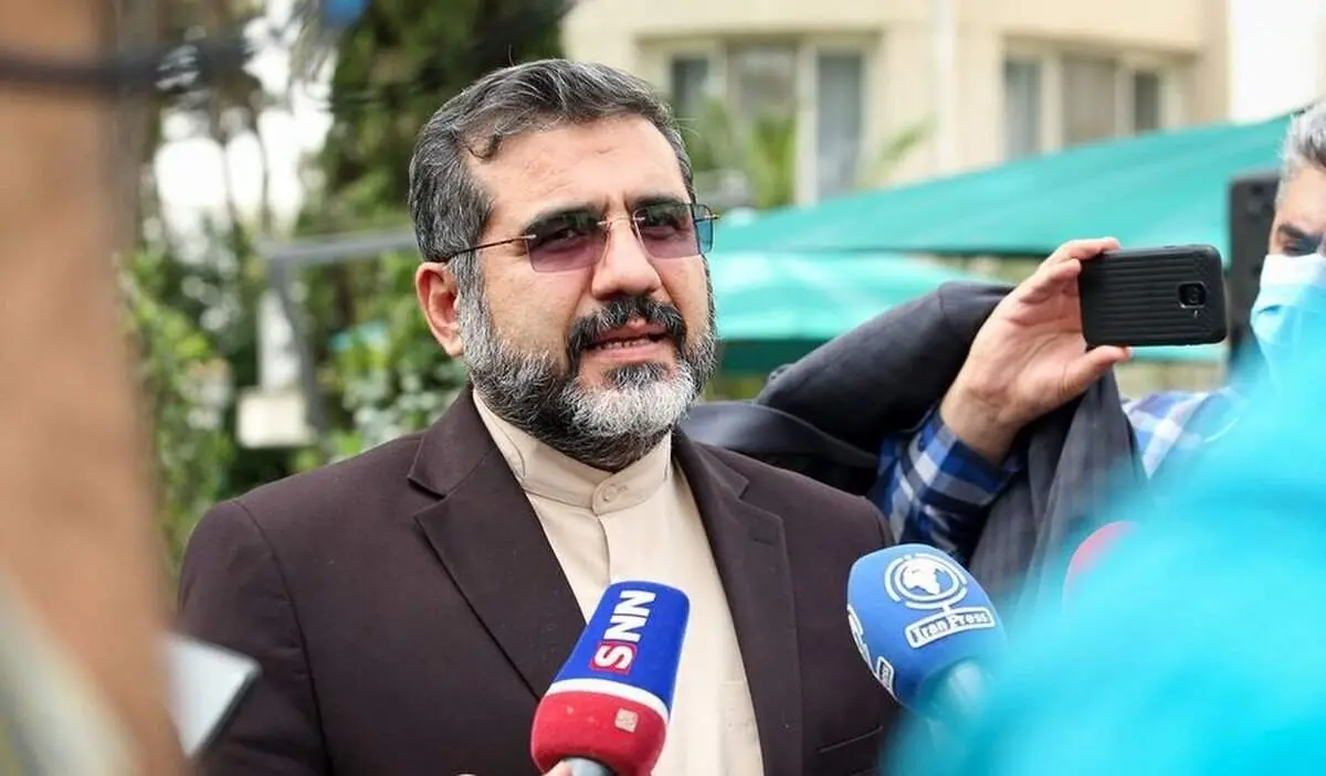 پاسخ وزیر ارشاد به احتمال خاکسپاری فرامرز اصلانی در ایران
