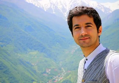 ماجرای خجالت و ناراحتی نجم الدین شریعتی بعد از دیدن پیرمرد ۸۰ ساله + فیلم