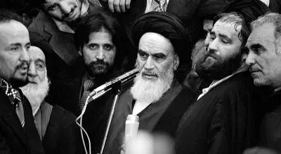 ماجرای محافظ کراواتی امام خمینی!/عکس 
