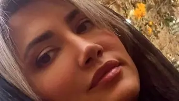 استایل سمیرا حسینی با پوشش «جین» در حاشیه اجرای نمایش کافه عاشقی+عکس