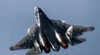 تمرینات خلبان آزمایشگر افسانه ای سوخو «سرگی بوگدان» با جنگنده پنهان کار 57-Su در روسیه برای حضور در نمایشگاه هوایی دبی/ویدیو 