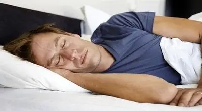 کدام مدل خوابیدن به اعصاب آسیب می‌زند؟

