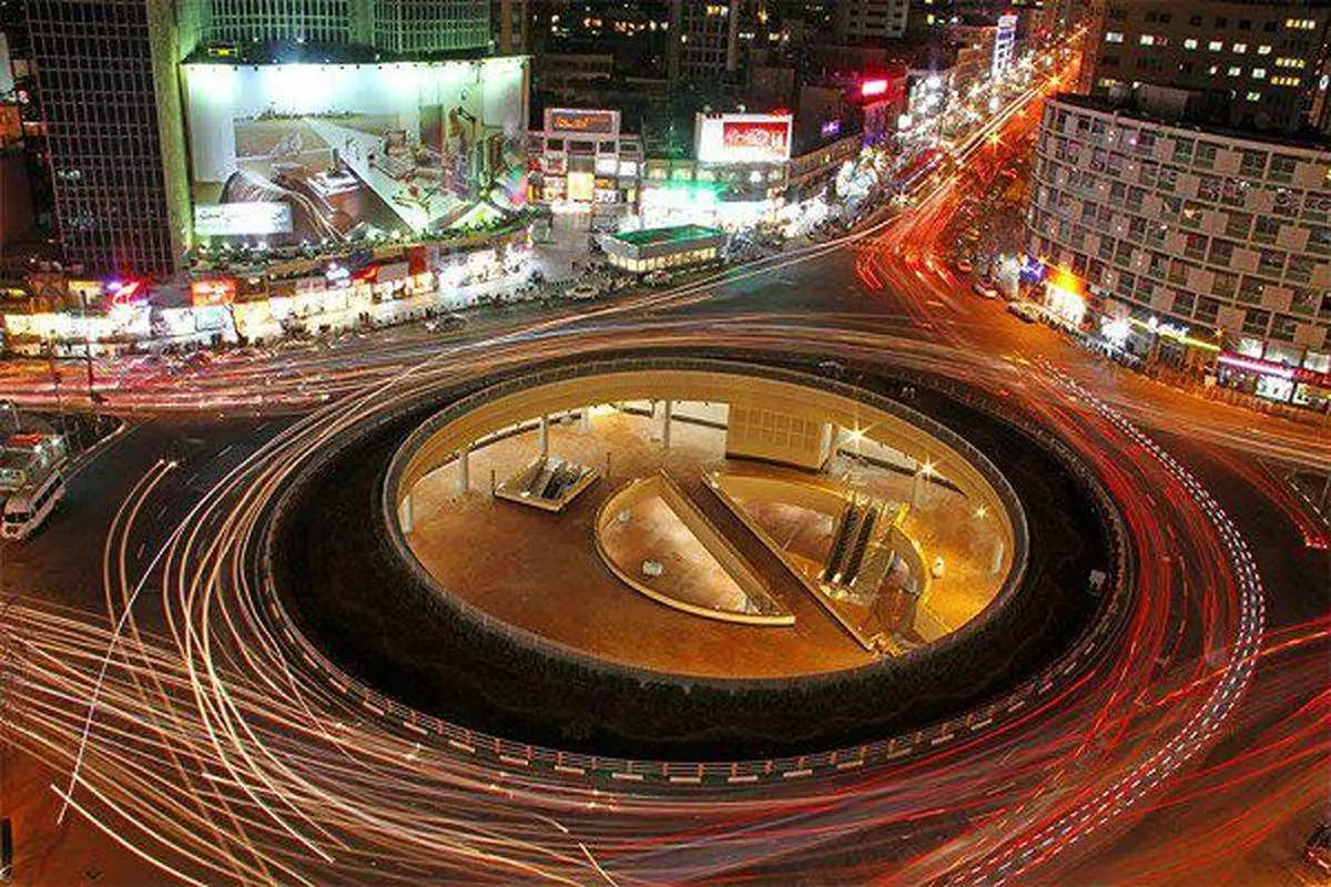 دیوارنگاره جدید میدان ولیعصر در پی پاسخ سخت+عکس