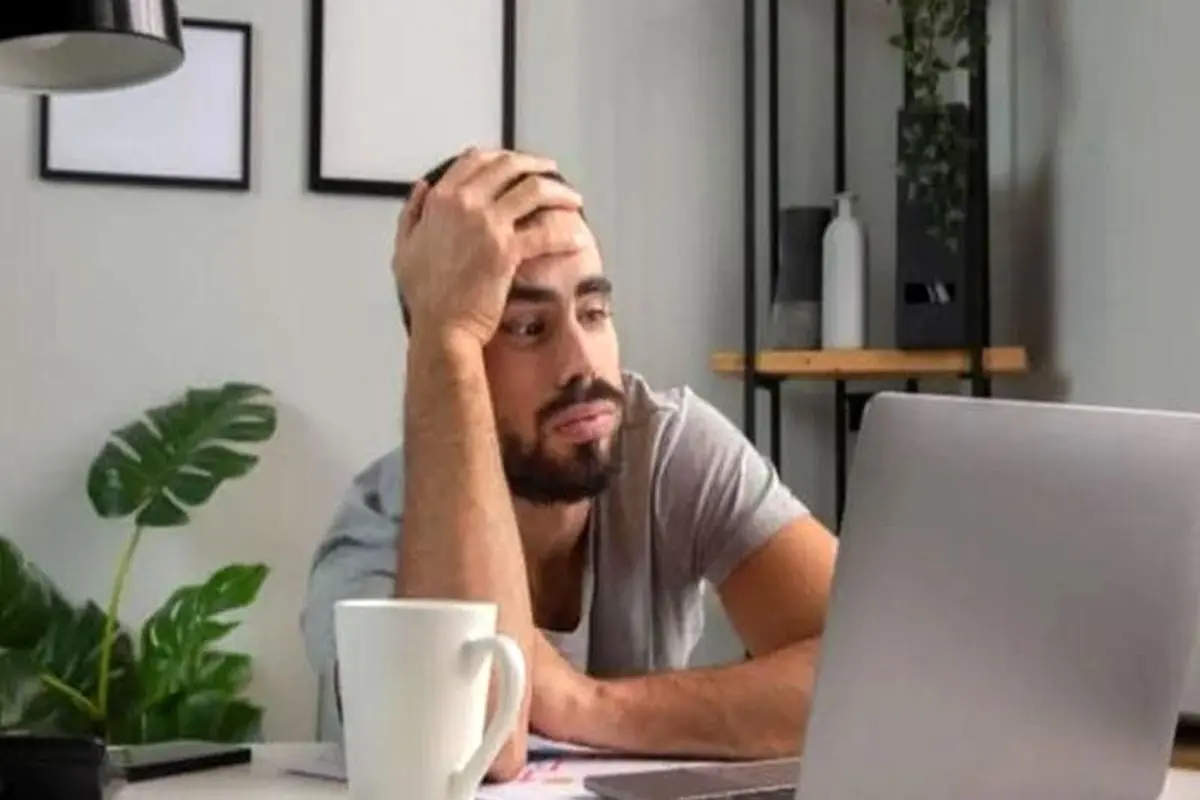17 شغل مناسب برای افراد تنبل: از تختخواب تا درآمد دلاری!