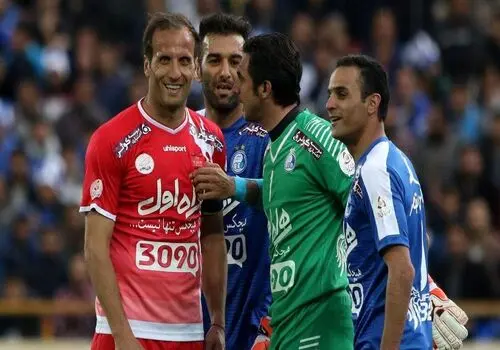 صراحت ستاره لیگ؛ ۷۰ میلیارد تومان کم است، با پرسپولیس قرارداد نمی‌بندم