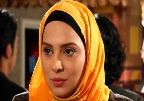 روشنک عجمیان با این عکس جنجالی، کریسمس را تبریک گفت