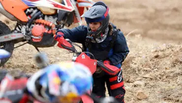 مسابقه موتورسواری عجیب بانوان در کرمانشاه +ویدئو