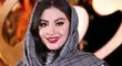 استایل کلاسیک و شیک مریم مومن در خودروی شخصی‌اش
