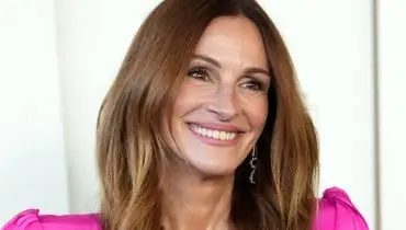 از فرش قرمز تا هواپیمای لندن؛ جولیا رابرتس هنوز فرصت گوش دادن به آلبوم جدید تیلور سویفت را ندارد + عکس