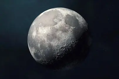 کشف جدید دانشمندان؛ ماه در حال دور شدن از زمین است!