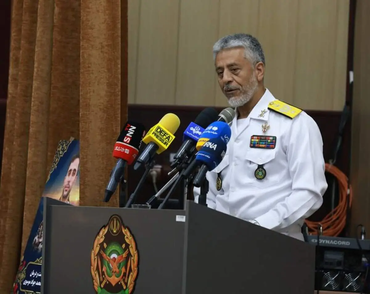 هشدار دریادار سیاری: عبور از تنگه هرمز فقط با هماهنگی