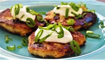 طرز تهیه کوکو مرغ و پیازچه؛ یک افطاری ساده اما خلاقانه