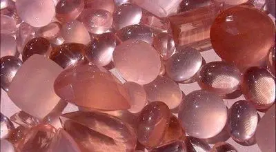 راز رز کوارتز هفت‌هزار ساله؛ سنگ صورتیِ عشق و آرامش از دل تاریخ + فیلم