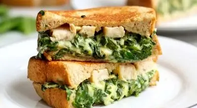 طرز تهیه ساندویچ اسفناج و گردو؛ انتخابی مقوی برای وعده‌ای سبک