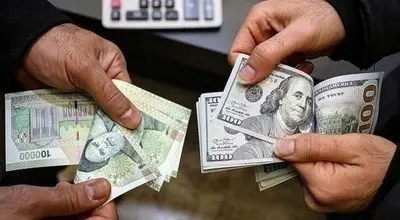 نوسان دلار در اولین روز هفته؛ کاهش نرخ بازار و افزایش ارز مسافرتی