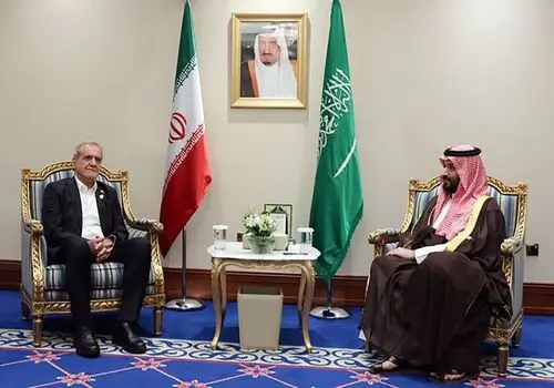 ادعای تازه آکسیوس؛ واشنگتن در انتظار تصمیم ایران درباره تنگه هرمز