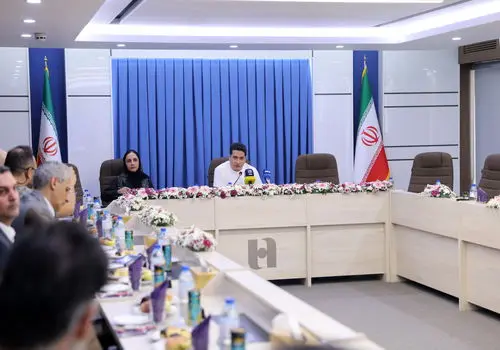 کامیون کمک‌های ایران به زلزله زدگان افغانستان به مقصد رسید