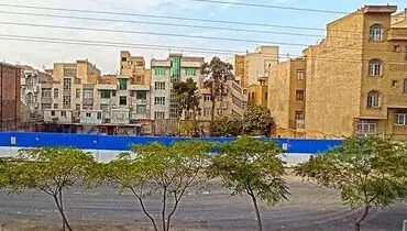 تخریب عمارت پدری موسس کارخانه‌ی خودکار بیک +عکس