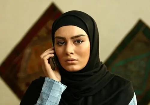 ژست جالب «سحر قریشی، سمانه پاکدل و حدیث میرامینی» در پشت صحنه «دلنوازان»