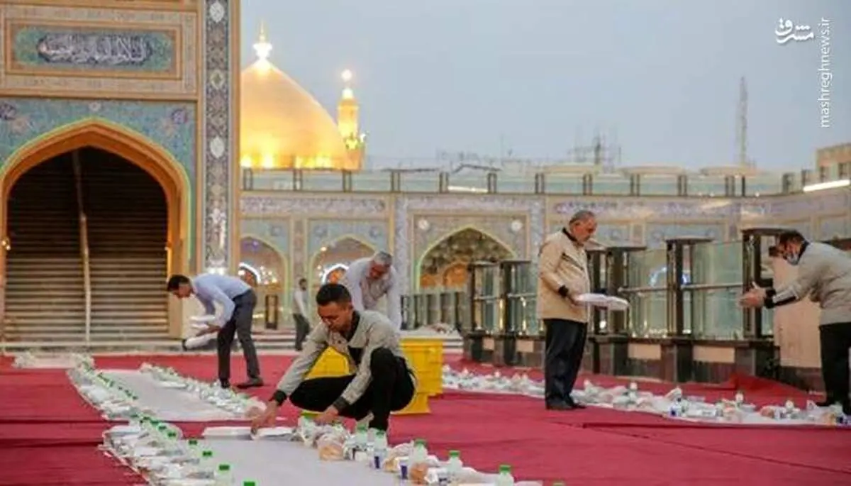 سفرههای افطار در حرم امام علی (ع)+ فیلم