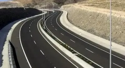 حمله هوایی اسرائیل به آزادراه خرم آباد-بروجرد/ این آزادراه مسدود است