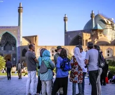 محدودیت‌های پروازی و تشدید تحریم‌ها و حذف گردشکر خارجی از بازار توریسم