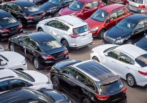 شرایط تازه قرعه‌کشی خودروهای وارداتی؛ آذر ۱۴۰۴ چه کسانی می‌توانند ثبت‌نام کنند؟