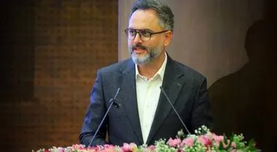 فصل دوم «ماندنی‌ها» با تغییر مجری؟ / عباس طاهریان گزینه اصلی جایگزینی فرزاد حسنی