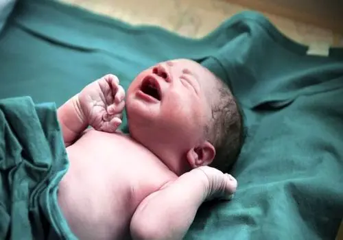 تولد نوزاد سنگین وزن در میاندوآب+ عکس