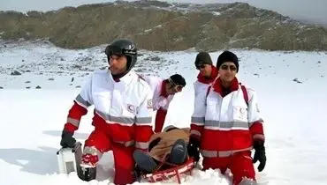 نجات دو کوهنورد زن مفقود شده در ارتفاع ۴۲۰۰ متری دماوند