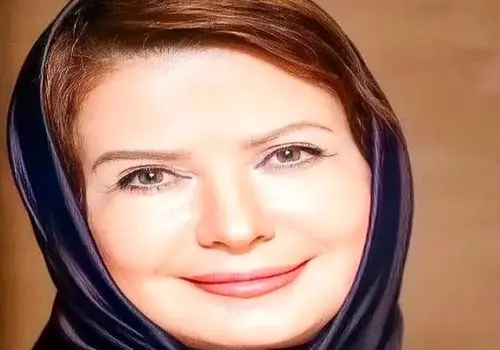 لعیا زنگنه در ۳۳ سالگی در کنار حمیده خیرآبادی