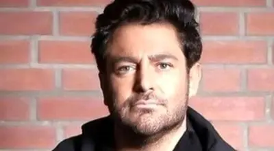 سلفی جنجالی محمدرضا گلزار با مسافران داخل هواپیما!