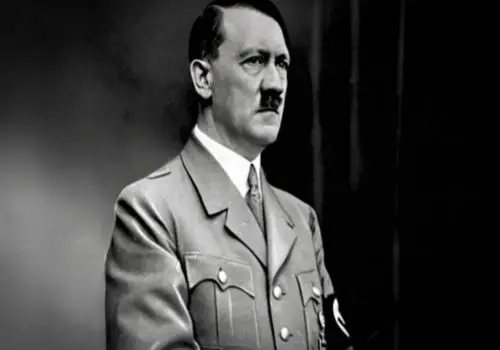  «هیتلر» به همراه رهبران نازی؛ سال 1301