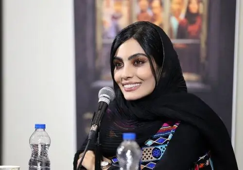 ‌فصل مد برای بازیگران؛ نگاهی دقیق به استایلینگ حرفه‌ای صحرا اسدالهی در قاب پاییز!