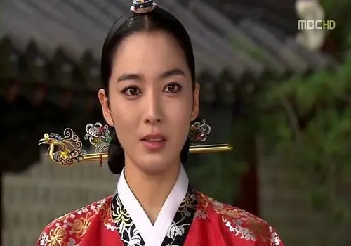 چهره‌های ادبی که سال ۱۴۰۴ از دنیا رفتند؛ از بیژن اشتری تا جلال خالقی مطلق