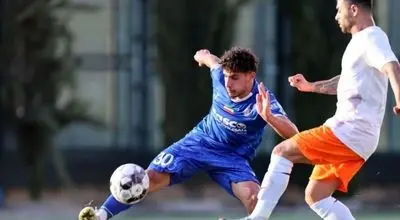  مدافع سابق استقلال در آستانه بازگشت 